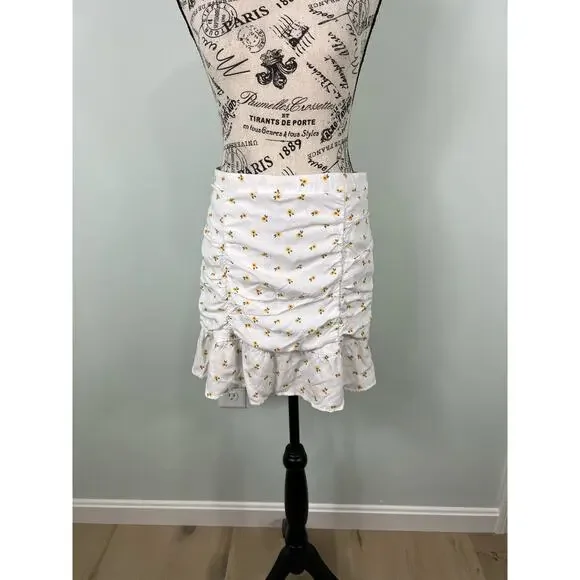 Hollister Ultra High Rise White and Sunflower Pattered Mini Skirt - Picture 7 of 8